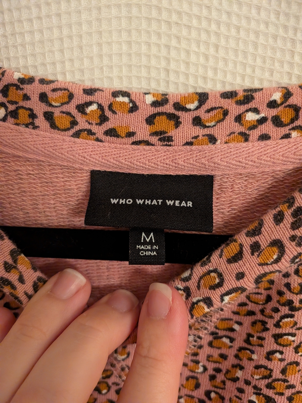 Who What Wear Pink Leopard Puff Sleeve Tee - Picture 2 of 7